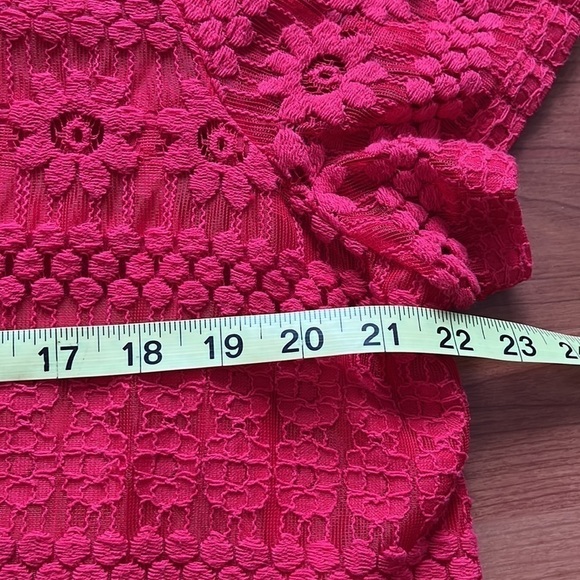 Alfred Dunner Woman watermelon color top with lace overlay and beaded neckline - Picture 6 of 7